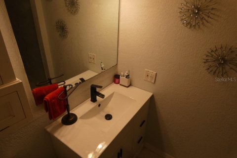 House in Port Richey, Florida 3 bedrooms, 107.12 sq.m. № 1830032 - photo 21