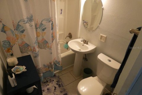 House in Port Richey, Florida 3 bedrooms, 107.12 sq.m. № 1830032 - photo 8