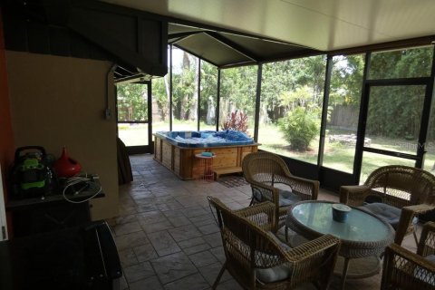 House in Port Richey, Florida 3 bedrooms, 107.12 sq.m. № 1830032 - photo 4