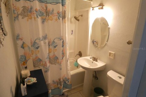 House in Port Richey, Florida 3 bedrooms, 107.12 sq.m. № 1830032 - photo 27