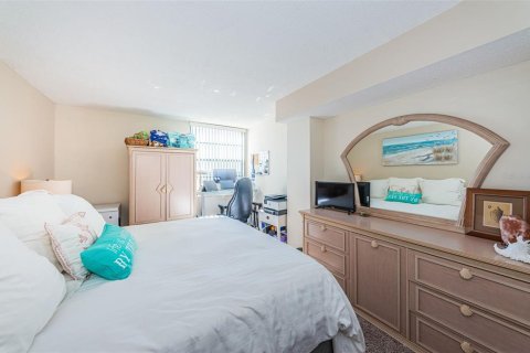 Condo in Saint Petersburg, Florida, 2 bedrooms  № 1550919 - photo 21