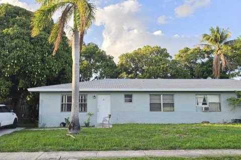 Propiedad comercial en Boynton Beach, Florida 157.93 m2 № 2147011