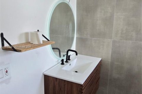 Снять в аренду квартиру в Дания-Бич, Флорида 51.1м2, № 2042803 - фото 8