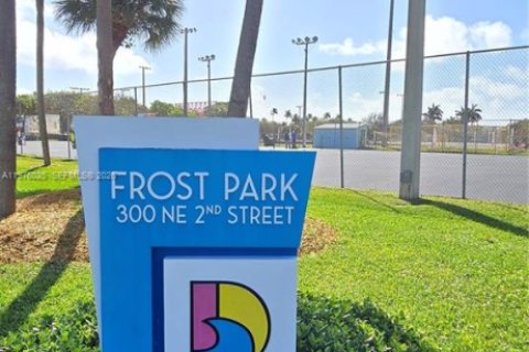 Снять в аренду квартиру в Дания-Бич, Флорида 51.1м2, № 2042803 - фото 13