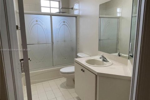 Снять в аренду таунхаус в Мирамар, Флорида 3 спальни, 148.74м2, № 1949073 - фото 8