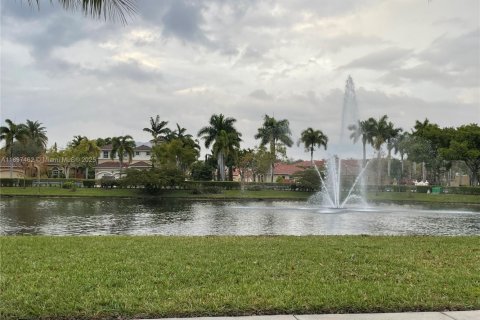 Снять в аренду таунхаус в Мирамар, Флорида 3 спальни, 148.74м2, № 1949073 - фото 3