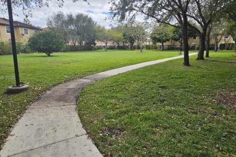 Снять в аренду таунхаус в Мирамар, Флорида 3 спальни, 148.74м2, № 1949073 - фото 5