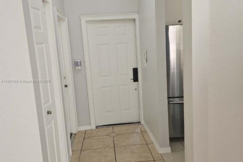 Снять в аренду таунхаус в Мирамар, Флорида 3 спальни, 148.74м2, № 1949073 - фото 7