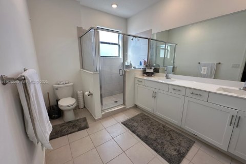 Townhouse in Miami, Florida 3 bedrooms, 157.38 sq.m. № 1984621 - photo 21