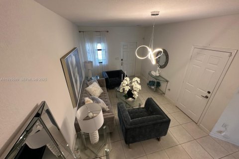 Townhouse in Miami, Florida 3 bedrooms, 157.38 sq.m. № 1984621 - photo 8