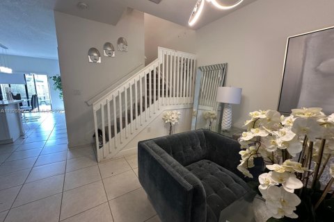 Townhouse in Miami, Florida 3 bedrooms, 157.38 sq.m. № 1984621 - photo 6