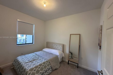 Townhouse in Miami, Florida 3 bedrooms, 157.38 sq.m. № 1984621 - photo 23