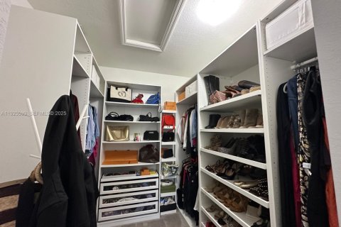 Townhouse in Miami, Florida 3 bedrooms, 157.38 sq.m. № 1984621 - photo 30