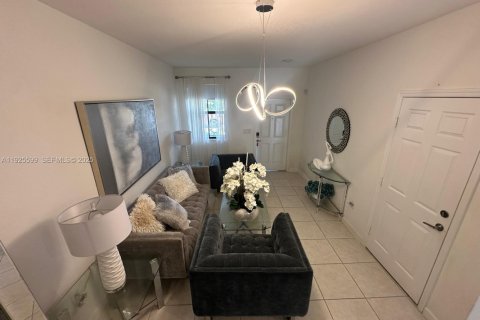 Townhouse in Miami, Florida 3 bedrooms, 157.38 sq.m. № 1984621 - photo 11