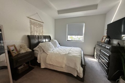 Townhouse in Miami, Florida 3 bedrooms, 157.38 sq.m. № 1984621 - photo 20