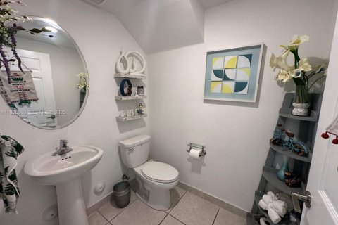 Townhouse in Miami, Florida 3 bedrooms, 157.38 sq.m. № 1984621 - photo 19