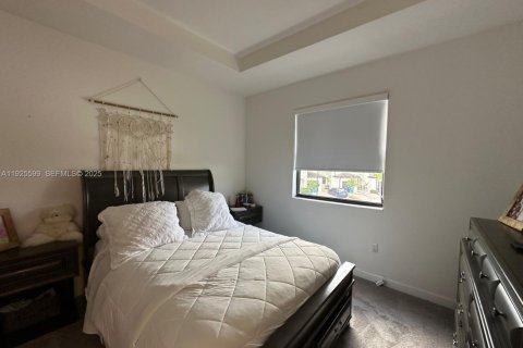 Townhouse in Miami, Florida 3 bedrooms, 157.38 sq.m. № 1984621 - photo 28