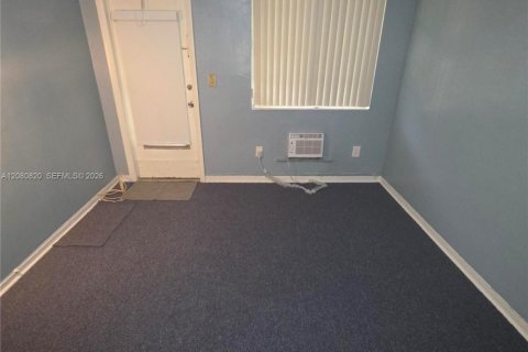 House in North Miami Beach, Florida 37.16 sq.m. № 2338429 - photo 5