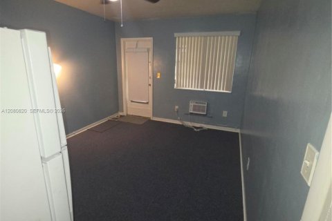 House in North Miami Beach, Florida 37.16 sq.m. № 2338429 - photo 4
