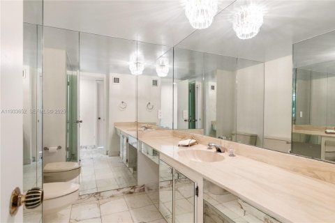 Снять в аренду кондоминиум в Холливуд, Флорида 2 спальни, 173.54м2, № 2035140 - фото 26