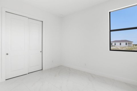 House in Port St. Lucie, Florida 3 bedrooms, 160.16 sq.m. № 2340690 - photo 22