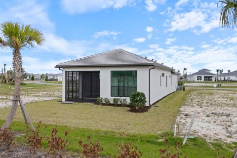House in Port St. Lucie, Florida 3 bedrooms, 160.16 sq.m. № 2340690 - photo 28