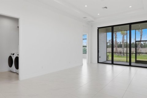House in Port St. Lucie, Florida 3 bedrooms, 160.16 sq.m. № 2340690 - photo 12