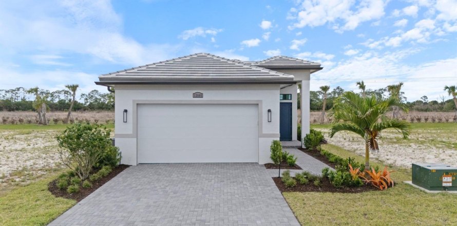 House in Port St. Lucie, Florida 3 bedrooms, 160.16 sq.m. № 2340690