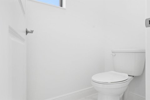 House in Port St. Lucie, Florida 3 bedrooms, 160.16 sq.m. № 2340690 - photo 24