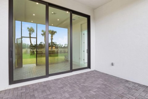 House in Port St. Lucie, Florida 3 bedrooms, 160.16 sq.m. № 2340690 - photo 27