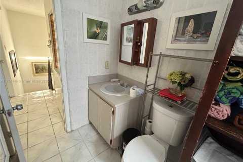 Townhouse in Miami, Florida 3 bedrooms, 125.14 sq.m. № 1860258 - photo 28