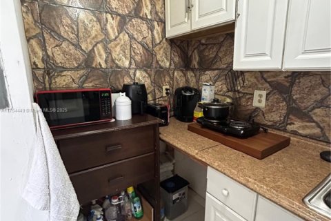 Townhouse in Miami, Florida 3 bedrooms, 125.14 sq.m. № 1860258 - photo 9