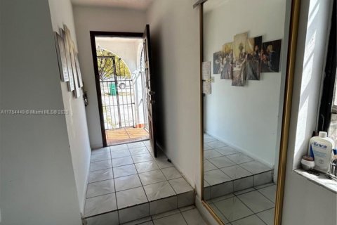 Townhouse in Miami, Florida 3 bedrooms, 125.14 sq.m. № 1860258 - photo 4