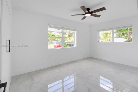 Casa en venta en Miami, Florida, 3 dormitorios, 109.53 m2 № 1967104 - foto 21