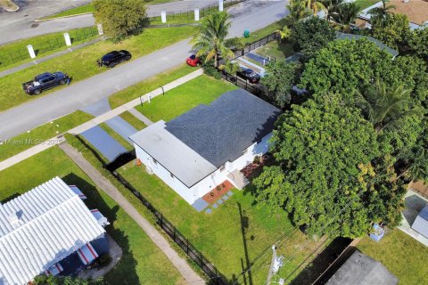 Casa en venta en Miami, Florida, 3 dormitorios, 109.53 m2 № 1967104 - foto 5