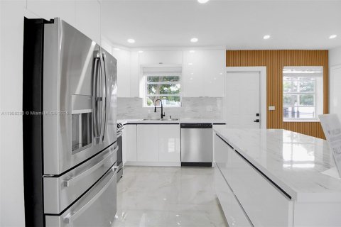 Casa en venta en Miami, Florida, 3 dormitorios, 109.53 m2 № 1967104 - foto 12