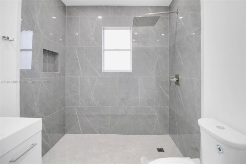Casa en venta en Miami, Florida, 3 dormitorios, 109.53 m2 № 1967104 - foto 17