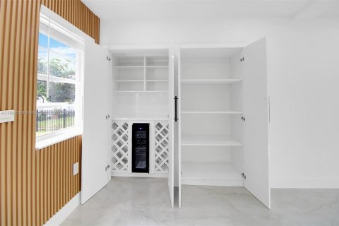 Casa en venta en Miami, Florida, 3 dormitorios, 109.53 m2 № 1967104 - foto 11