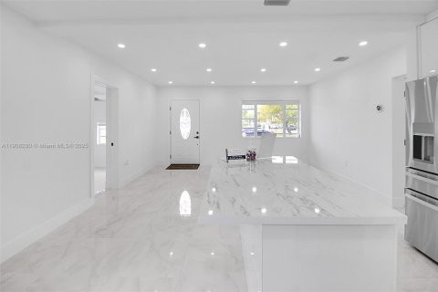 Casa en venta en Miami, Florida, 3 dormitorios, 109.53 m2 № 1967104 - foto 9