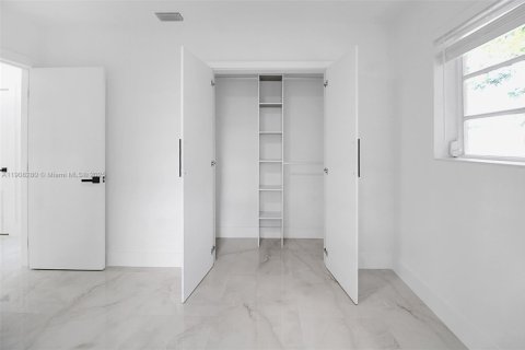 Casa en venta en Miami, Florida, 3 dormitorios, 109.53 m2 № 1967104 - foto 25