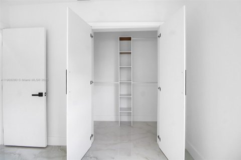 Casa en venta en Miami, Florida, 3 dormitorios, 109.53 m2 № 1967104 - foto 22