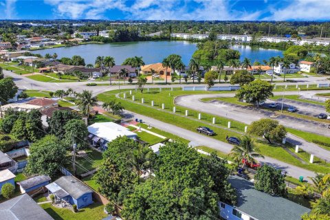 Casa en venta en Miami, Florida, 3 dormitorios, 109.53 m2 № 1967104 - foto 8