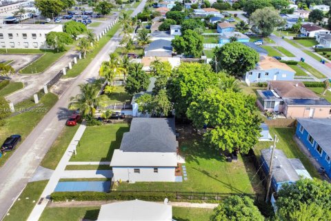 Casa en venta en Miami, Florida, 3 dormitorios, 109.53 m2 № 1967104 - foto 6