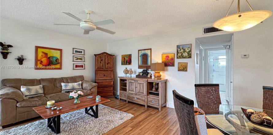 Condominio en Hollywood, Florida, 1 dormitorio № 1922886