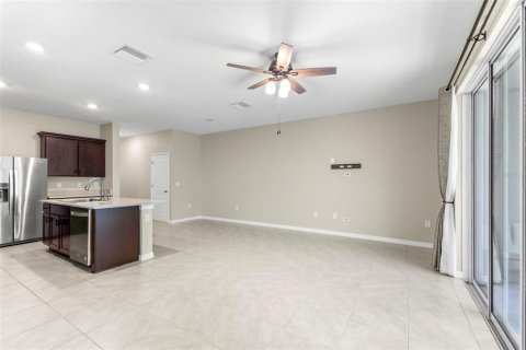 Touwnhouse à vendre à Wesley Chapel, Floride: 3 chambres, 163.32 m2 № 2309826 - photo 6