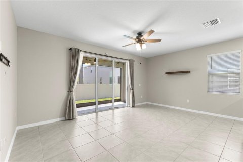 Touwnhouse à vendre à Wesley Chapel, Floride: 3 chambres, 163.32 m2 № 2309826 - photo 5