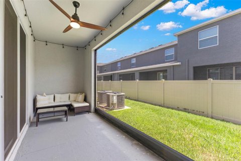 Touwnhouse à vendre à Wesley Chapel, Floride: 3 chambres, 163.32 m2 № 2309826 - photo 8