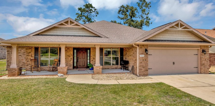 House in Crestview, Florida 4 bedrooms, 208.66 sq.m. № 561640