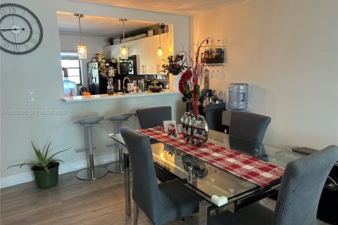 Купить кондоминиум в Холливуд, Флорида 2 спальни, 94.3м2, № 2049247 - фото 5