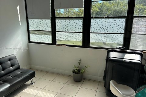 Купить кондоминиум в Холливуд, Флорида 2 спальни, 94.3м2, № 2049247 - фото 8